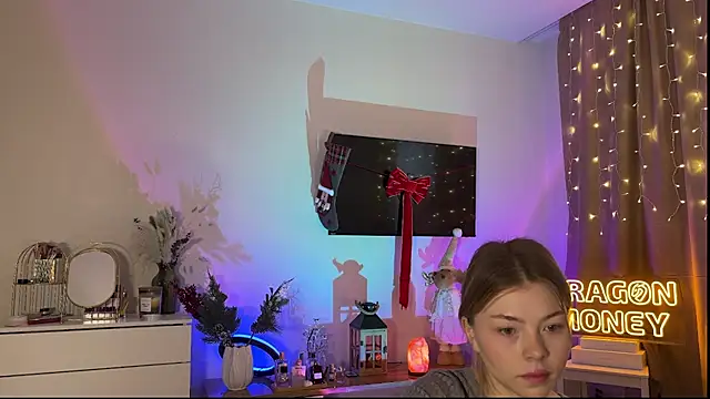 Snapshot of Aliceimhorny chatting on 12-03-24, 08:49 Aliceimhorny online show from 12-03-24, 08:49