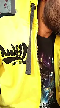 Snapshot of BrownBoy69666 chatting on 12-18-24, 05:04 BrownBoy69666 online show from 12-18-24, 05:04