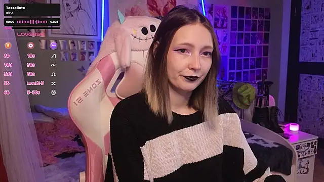 Snapshot of Evie_Ro chatting on 01-06-26, 01:04 Evie Ro online show from 01-06-26, 01:04