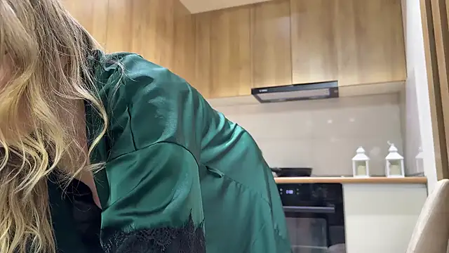 Snapshot of mommy_nadin chatting on 02-21-26, 05:14 mommy nadin online show from 02-21-26, 05:14