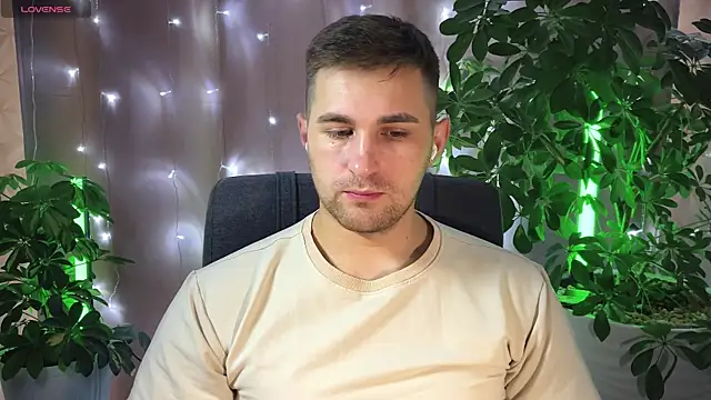 Sweeet  boy online show from 02-13-25, 08:17