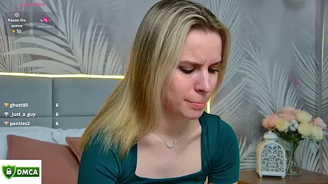 Snapshot of AmaliaBell chatting on 02-10-25, 07:38 AmaliaBell online show from 02-10-25, 07:38