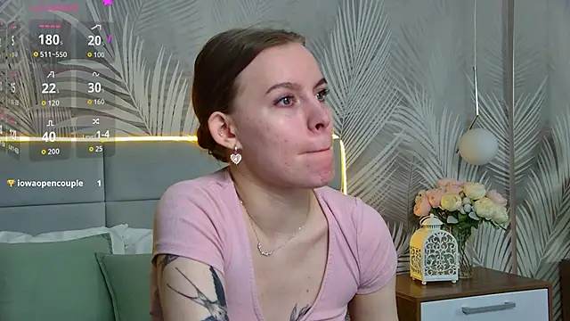 Snapshot of AmaliaBell chatting on 09-22-25, 01:02 AmaliaBell online show from 09-22-25, 01:02