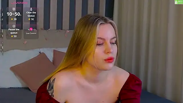 Snapshot of AmaliaBell chatting on 01-12-26, 01:05 AmaliaBell online show from 01-12-26, 01:05