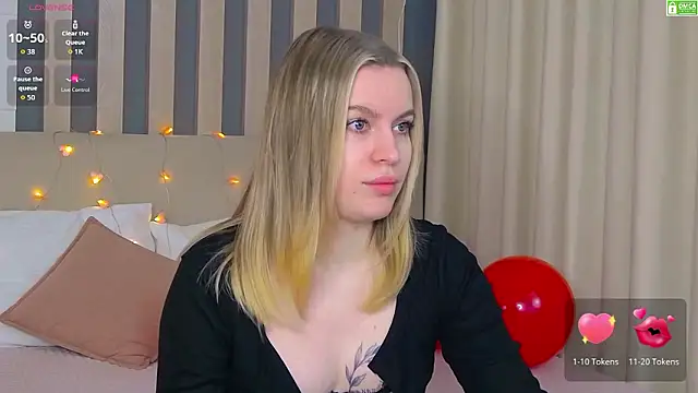 Snapshot of AmaliaBell chatting on 02-11-26, 01:05 AmaliaBell online show from 02-11-26, 01:05