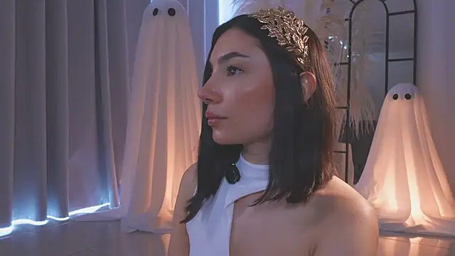 AmyArmstrong online show from 10-29-25, 08:32