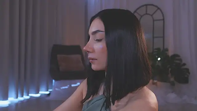 AmyArmstrong online show from 11-10-25, 08:41