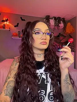 Snapshot of DaniDusan_ chatting on 10-28-25, 07:05 DaniDusan online show from 10-28-25, 07:05