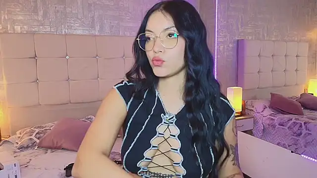 Snapshot of Baby_Venuss chatting on 02-22-25, 06:50 Baby Venuss online show from 02-22-25, 06:50