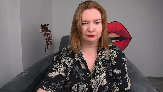 Snapshot of LaraDream chatting on 07-06-26, 02:47 LaraDream online show from 07-06-26, 02:47