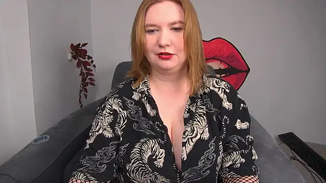 Snapshot of LaraDream chatting on 07-31-26, 02:05 LaraDream online show from 07-31-26, 02:05
