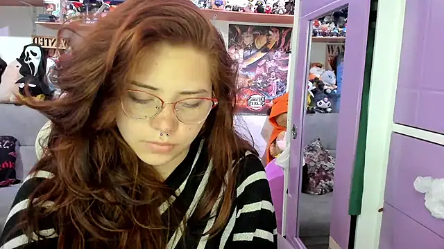 Snapshot of soficammy chatting on 06-12-26, 11:03 soficammy online show from 06-12-26, 11:03