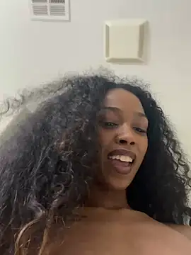 Snapshot of mismialove chatting on 03-10-25, 06:01 mismialove online show from 03-10-25, 06:01