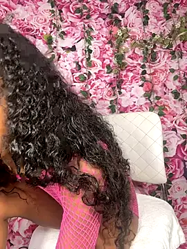 Snapshot of mismialove chatting on 09-27-25, 05:45 mismialove online show from 09-27-25, 05:45