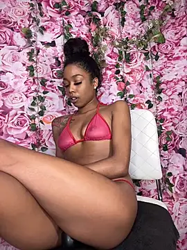 Snapshot of mismialove chatting on 10-02-25, 02:35 mismialove online show from 10-02-25, 02:35