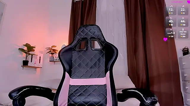 Snapshot of KeishaDanger_ chatting on 12-01-24, 10:43 KeishaDanger online show from 12-01-24, 10:43