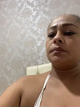 Snapshot of sofia_xxx02 chatting on 02-14-25, 06:08 sofia xxx02 online show from 02-14-25, 06:08