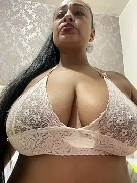 Snapshot of sofia_xxx02 chatting on 02-15-25, 12:15 sofia xxx02 online show from 02-15-25, 12:15