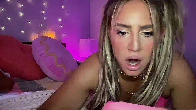 Fitnessbabe69 online show from 12-29-24, 12:12