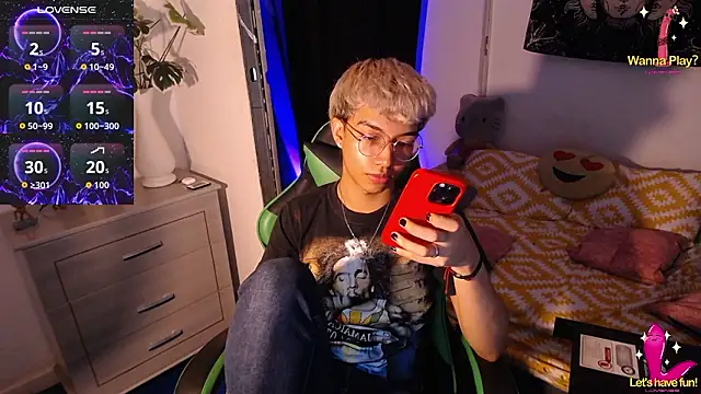 Snapshot of cutealejojeje chatting on 03-08-26, 10:02 cutealejojeje online show from 03-08-26, 10:02